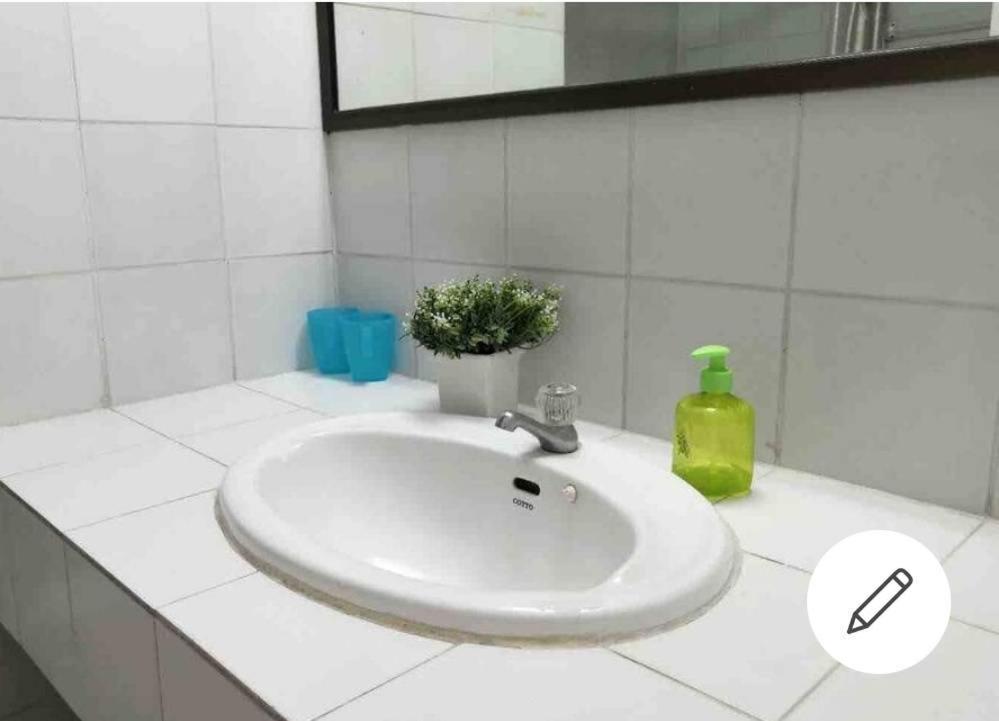 26 Condo With Pool Opposite The Train Station, Near Old City And Nimman Chiang Mai Exterior foto